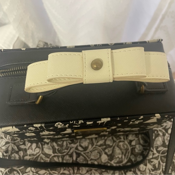 Loungefly Princess Crossbody and Wallet - Picture 4 of 7